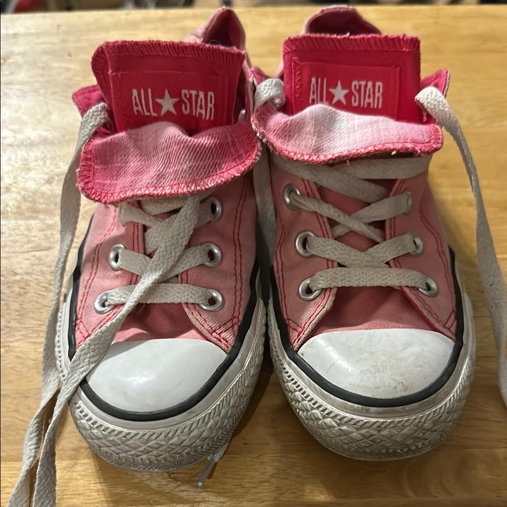 Converse All Star Womens size 6 Men’s size 4 Pink Sneakers